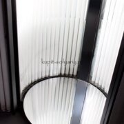 Фотография внутреннего вида вертикального солярия